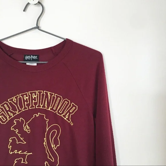 Harry Potter Gryffindor Sweater Burgundy Size Extra Small - Picture 7 of 8